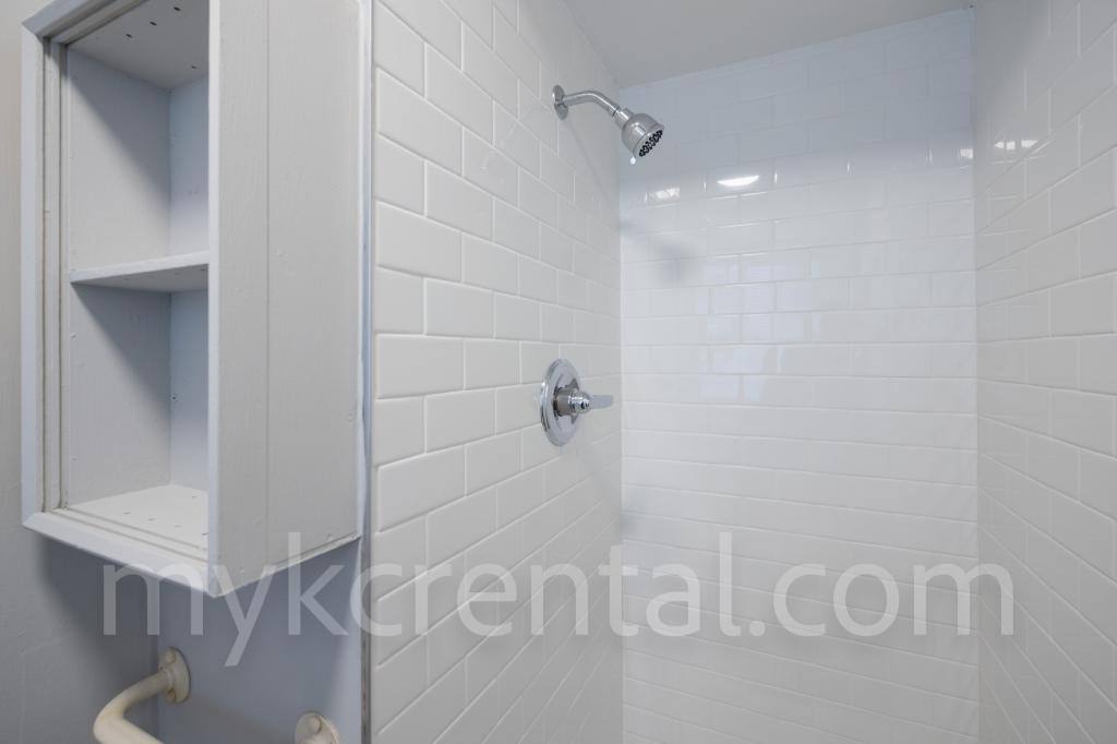 Apartment for rent at 17 S 17th St, Kansas City, KS 66102