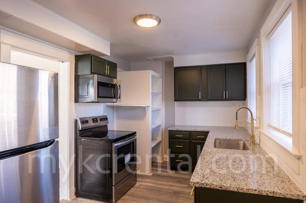 Apartment for rent at 17 S 17th St, Kansas City, KS 66102
