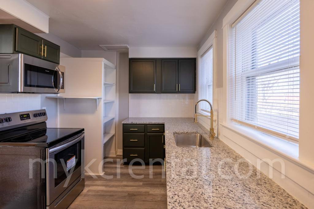 Apartment for rent at 17 S 17th St, Kansas City, KS 66102