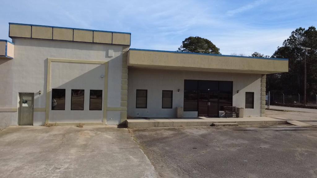 House for rent at 904 Montague Ave, Greenwood, SC 29649
