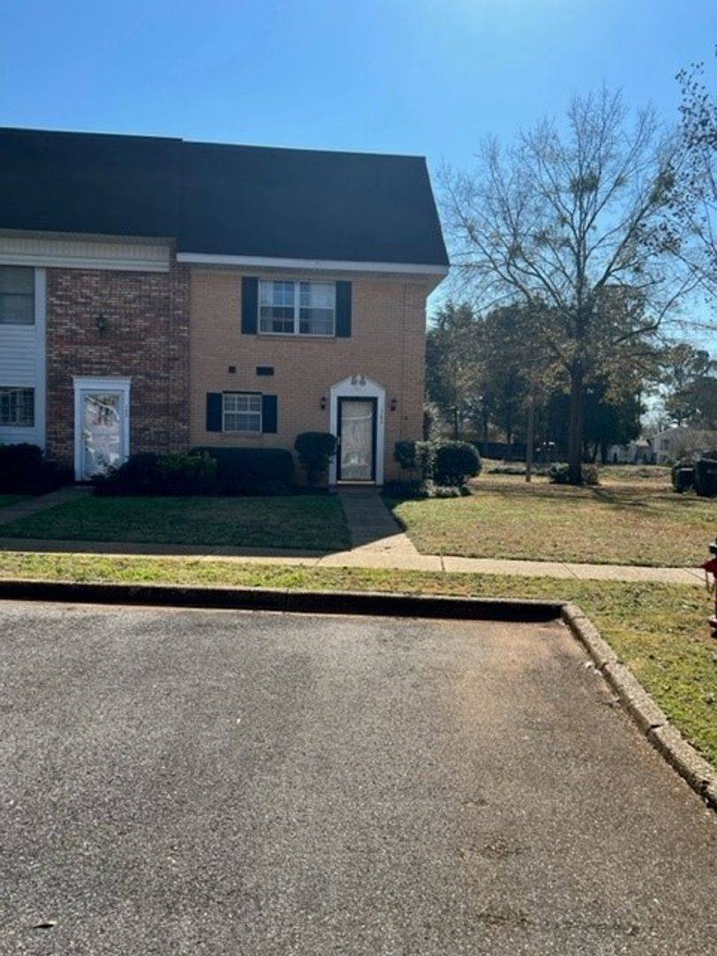 Townhouse for rent at 165 Fox Run, Tuscaloosa, AL 35406