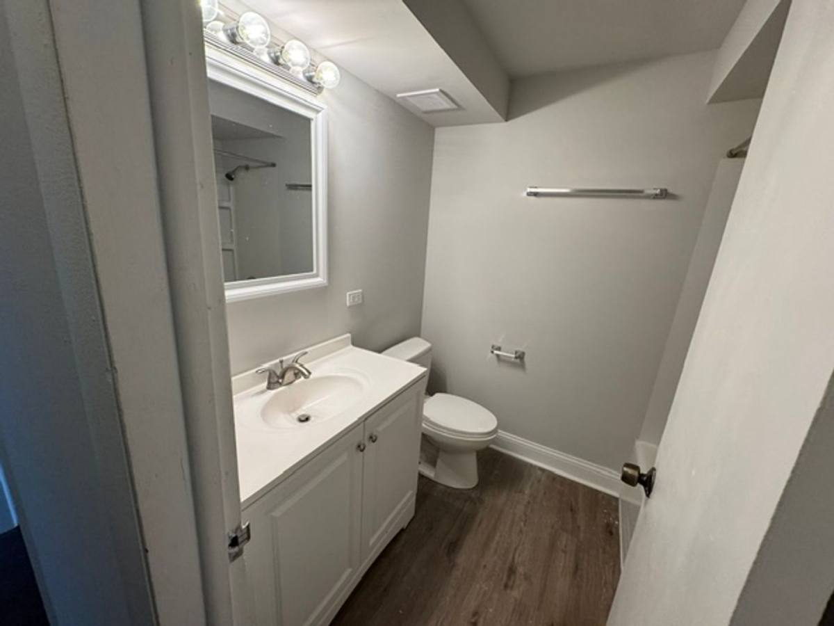 Apartment for rent at 12710 Elm St, Blue Island, IL 60406