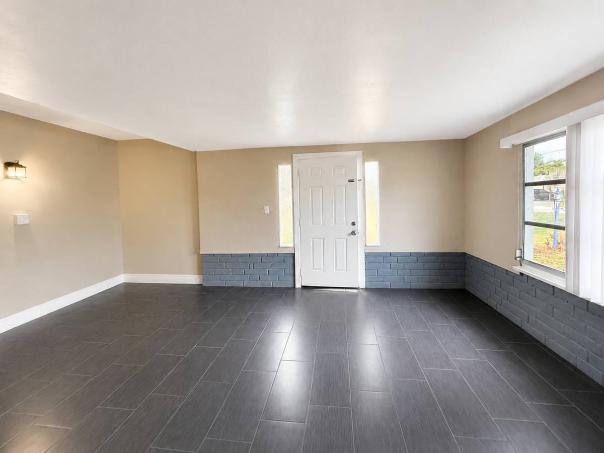 Townhouse for rent at 329 Tudor Dr #R, Cape Coral, FL 33904