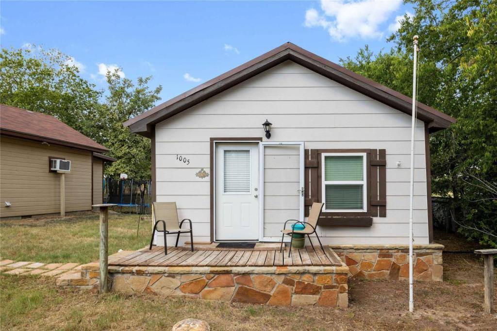 House for rent at 1005 S Mary St, Comanche, TX 76442