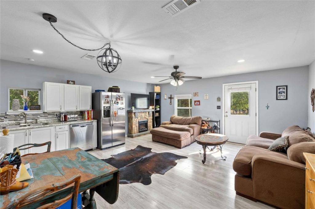 House for rent at 1005 S Mary St, Comanche, TX 76442