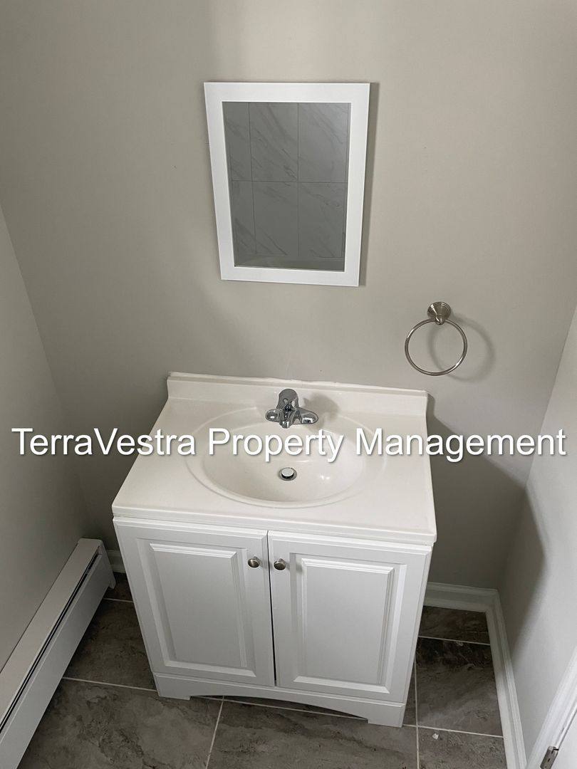 Apartment for rent at 293-297 N Laurel St, Bridgeton, NJ 08302