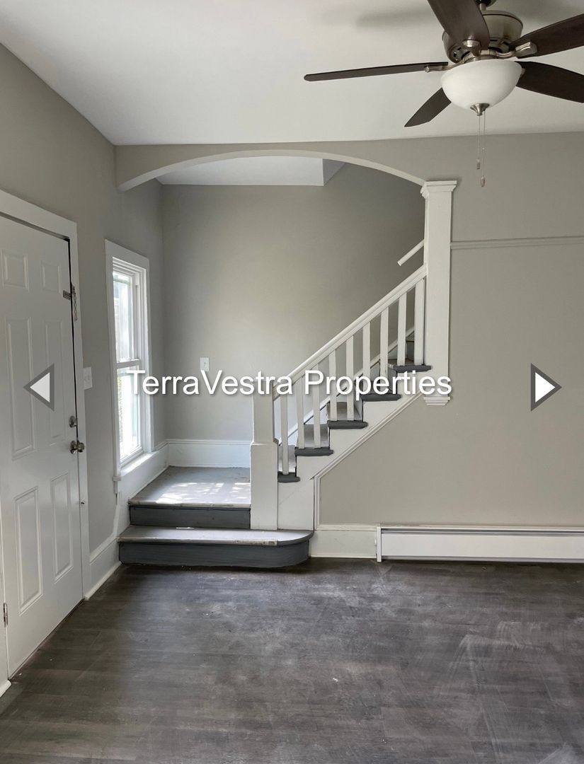 Apartment for rent at 293-297 N Laurel St, Bridgeton, NJ 08302