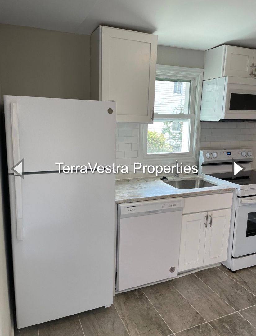 Apartment for rent at 293-297 N Laurel St, Bridgeton, NJ 08302