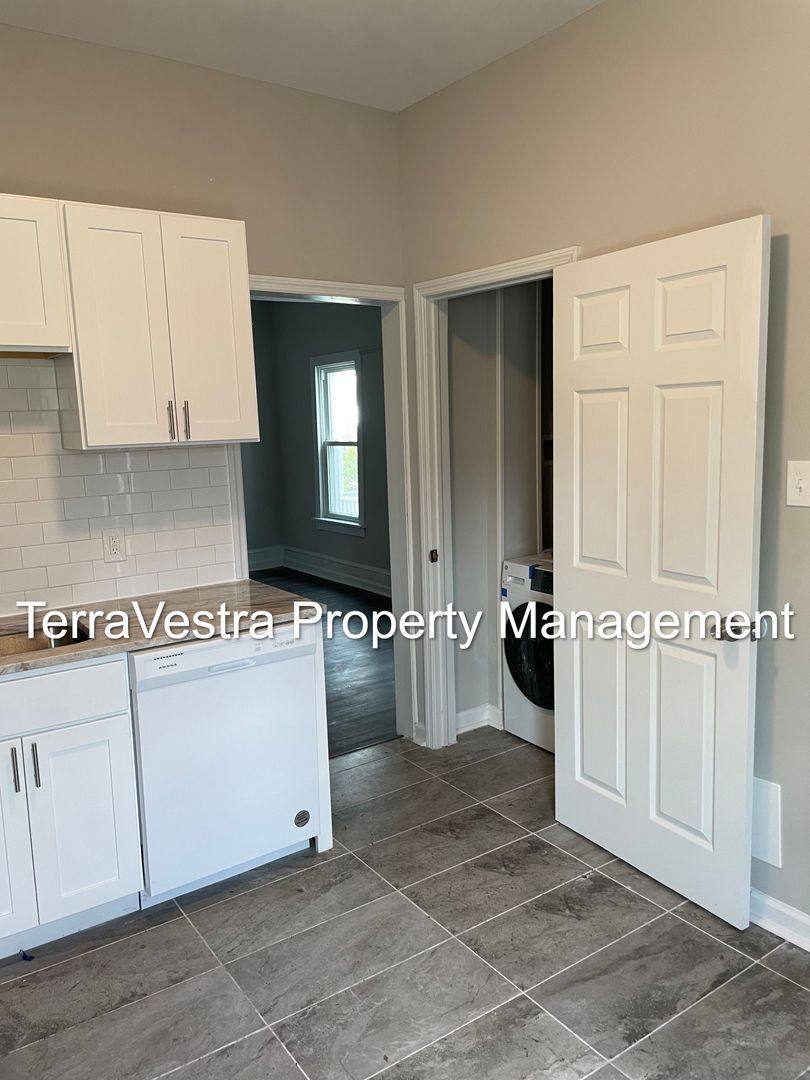Apartment for rent at 293-297 N Laurel St, Bridgeton, NJ 08302