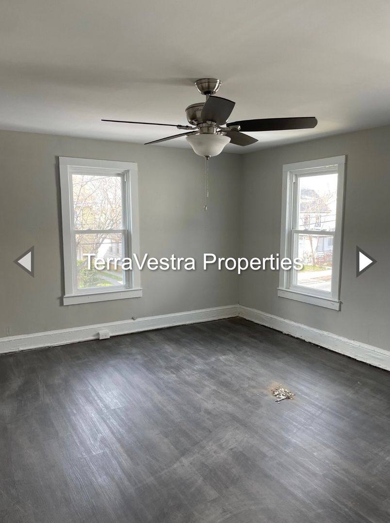 Apartment for rent at 293-297 N Laurel St, Bridgeton, NJ 08302