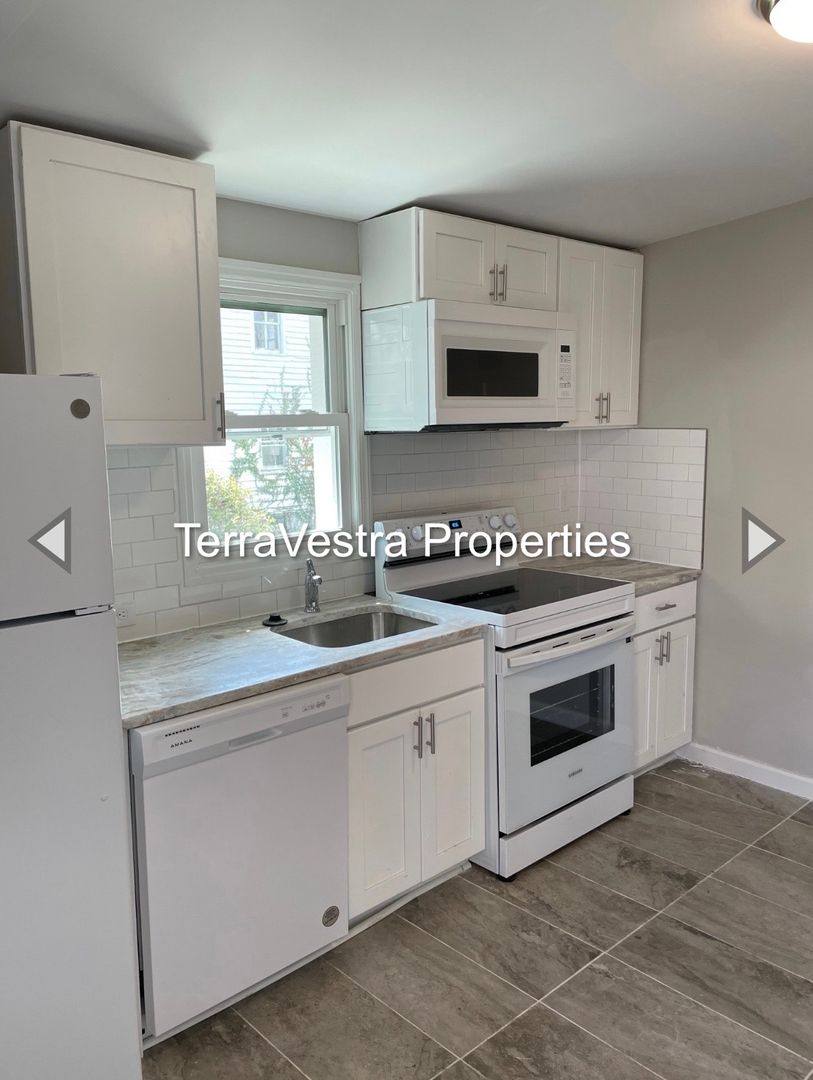 Apartment for rent at 293-297 N Laurel St, Bridgeton, NJ 08302