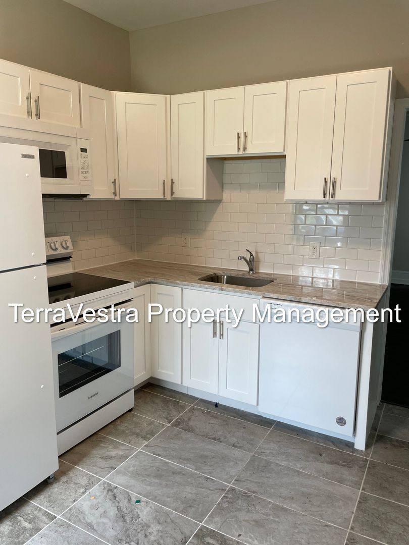 Apartment for rent at 293-297 N Laurel St, Bridgeton, NJ 08302