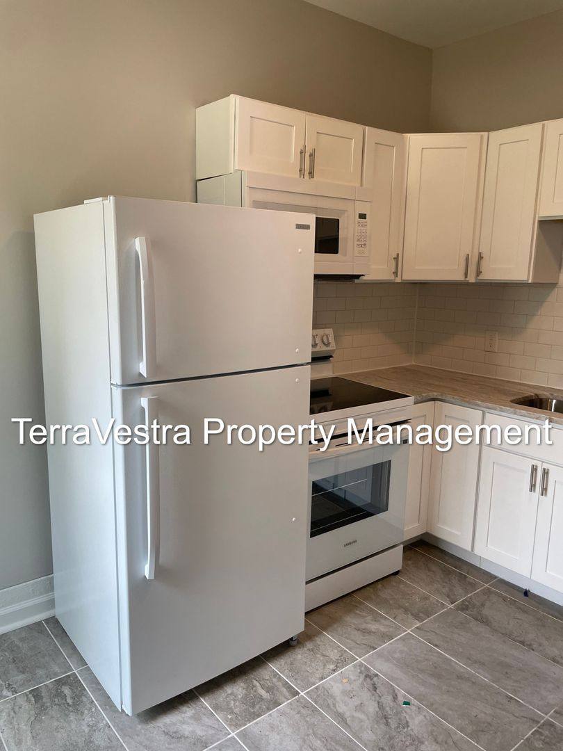 Apartment for rent at 293-297 N Laurel St, Bridgeton, NJ 08302