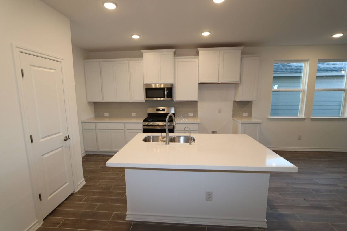 Townhouse for rent at 112 Watkinville Rd, Hutto, TX 78634