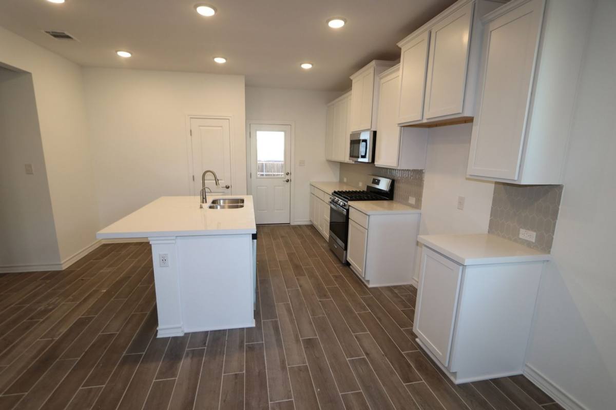 Townhouse for rent at 112 Watkinville Rd, Hutto, TX 78634