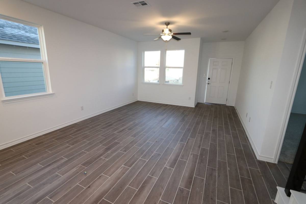 Townhouse for rent at 112 Watkinville Rd, Hutto, TX 78634
