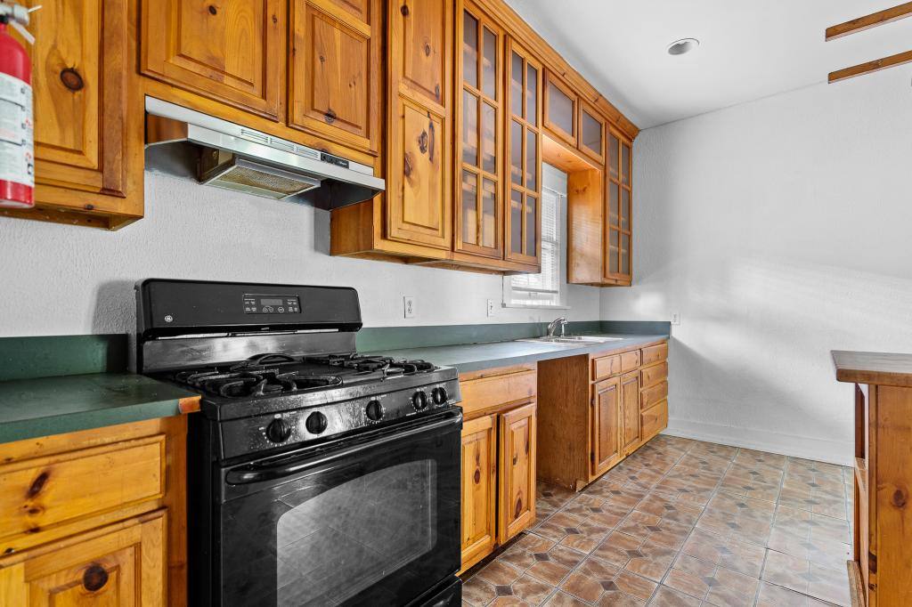 House for rent at 1217 W Main St, Ardmore, OK 73401