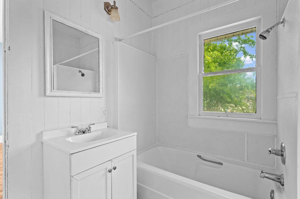 House for rent at 1217 W Main St, Ardmore, OK 73401