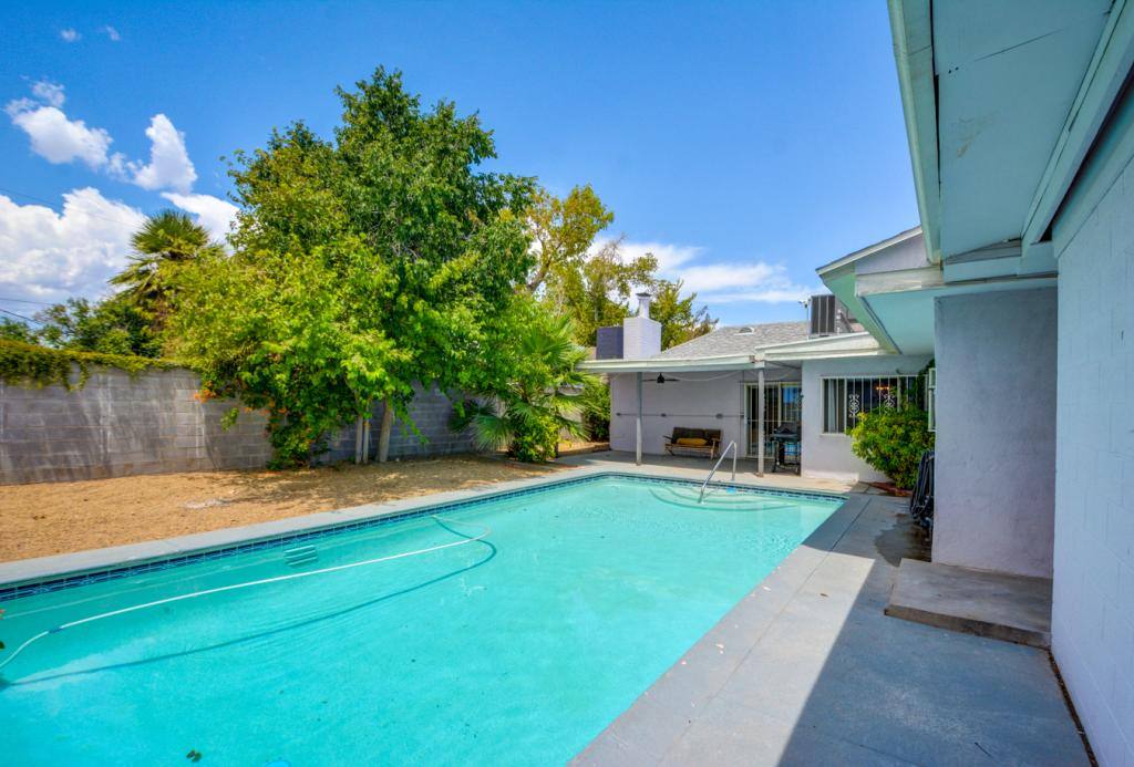 House for rent at 1056 W Oakey Blvd, Las Vegas, NV 89102