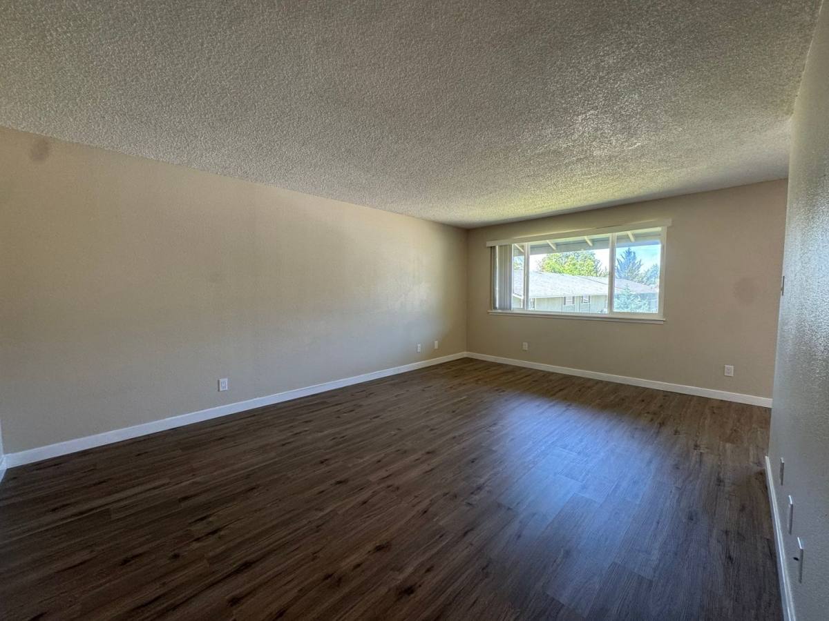 Apartment for rent at 885 NE Sunset St, Roseburg, OR 97470