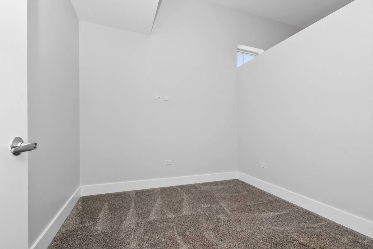 Apartment for rent at 1421-1427 N Milwaukee Ave, Chicago, IL 60622