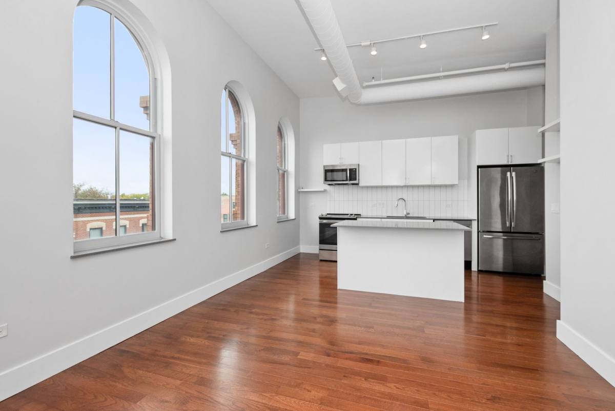 Apartment for rent at 1421-1427 N Milwaukee Ave, Chicago, IL 60622