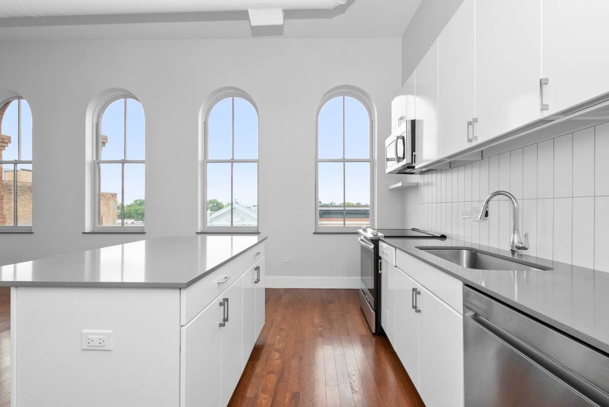 Apartment for rent at 1421-1427 N Milwaukee Ave, Chicago, IL 60622
