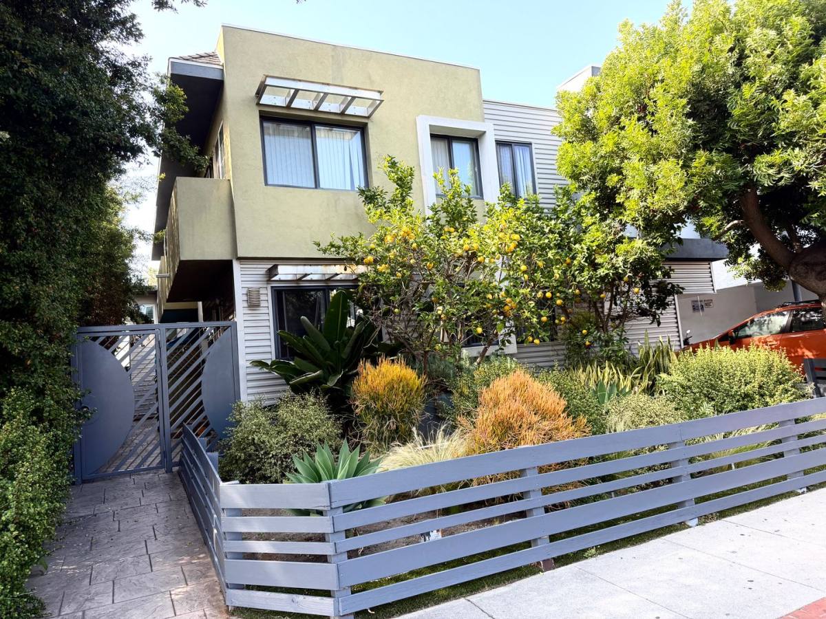 Apartment for rent at 12727 Matteson Ave, Los Angeles, CA 90066