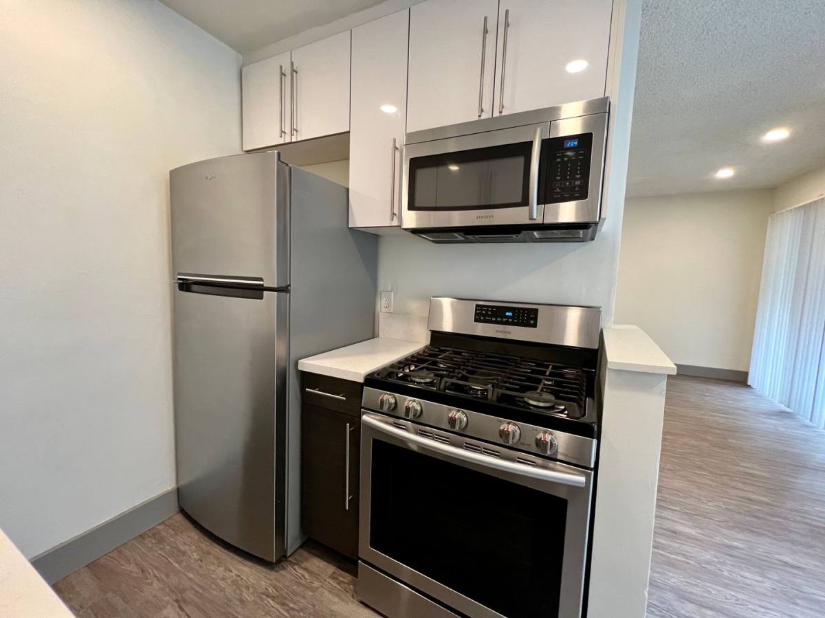 Apartment for rent at 12727 Matteson Ave, Los Angeles, CA 90066