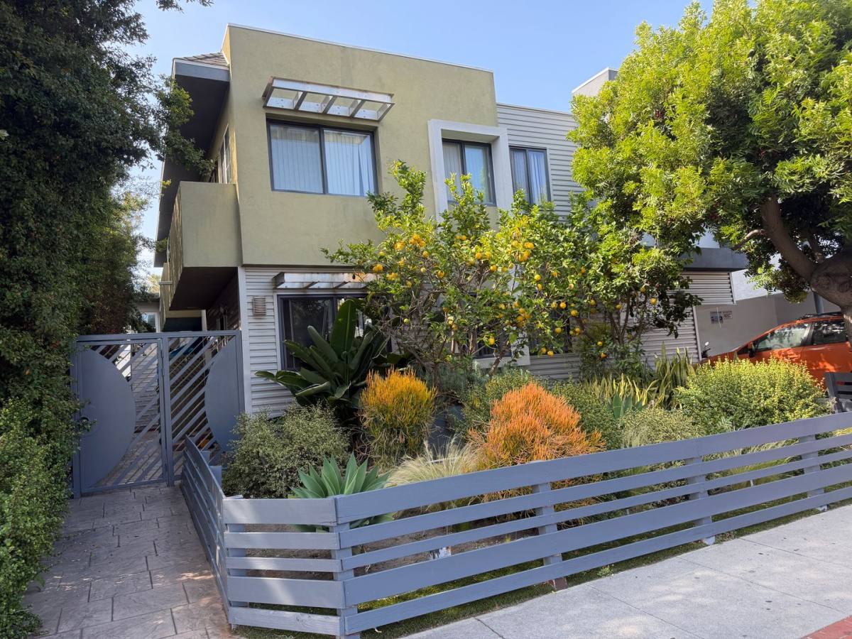 Apartment for rent at 12727 Matteson Ave, Los Angeles, CA 90066