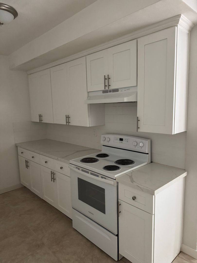 Apartment for rent at 205 E Clifton Ave, Anaheim, CA 92805