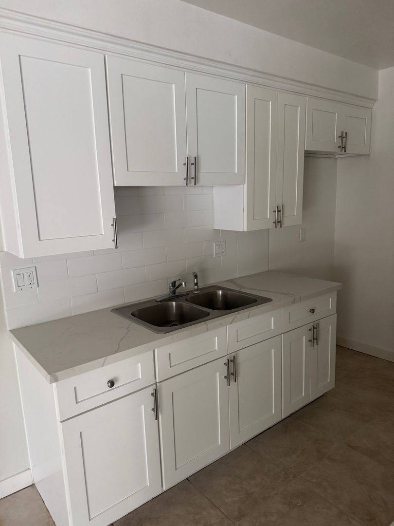 Apartment for rent at 205 E Clifton Ave, Anaheim, CA 92805