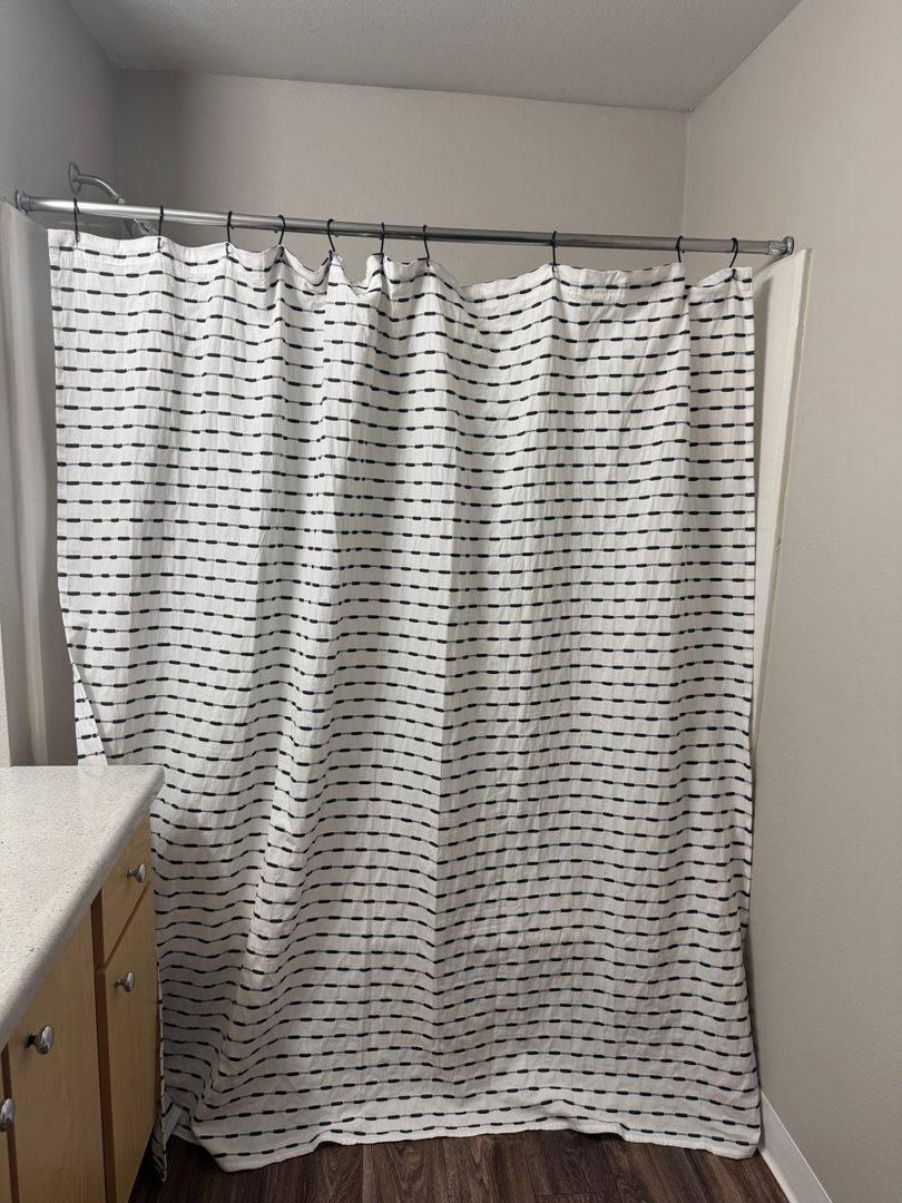 Apartment for rent at 16932 SE Powell Blvd, Portland, OR 97236