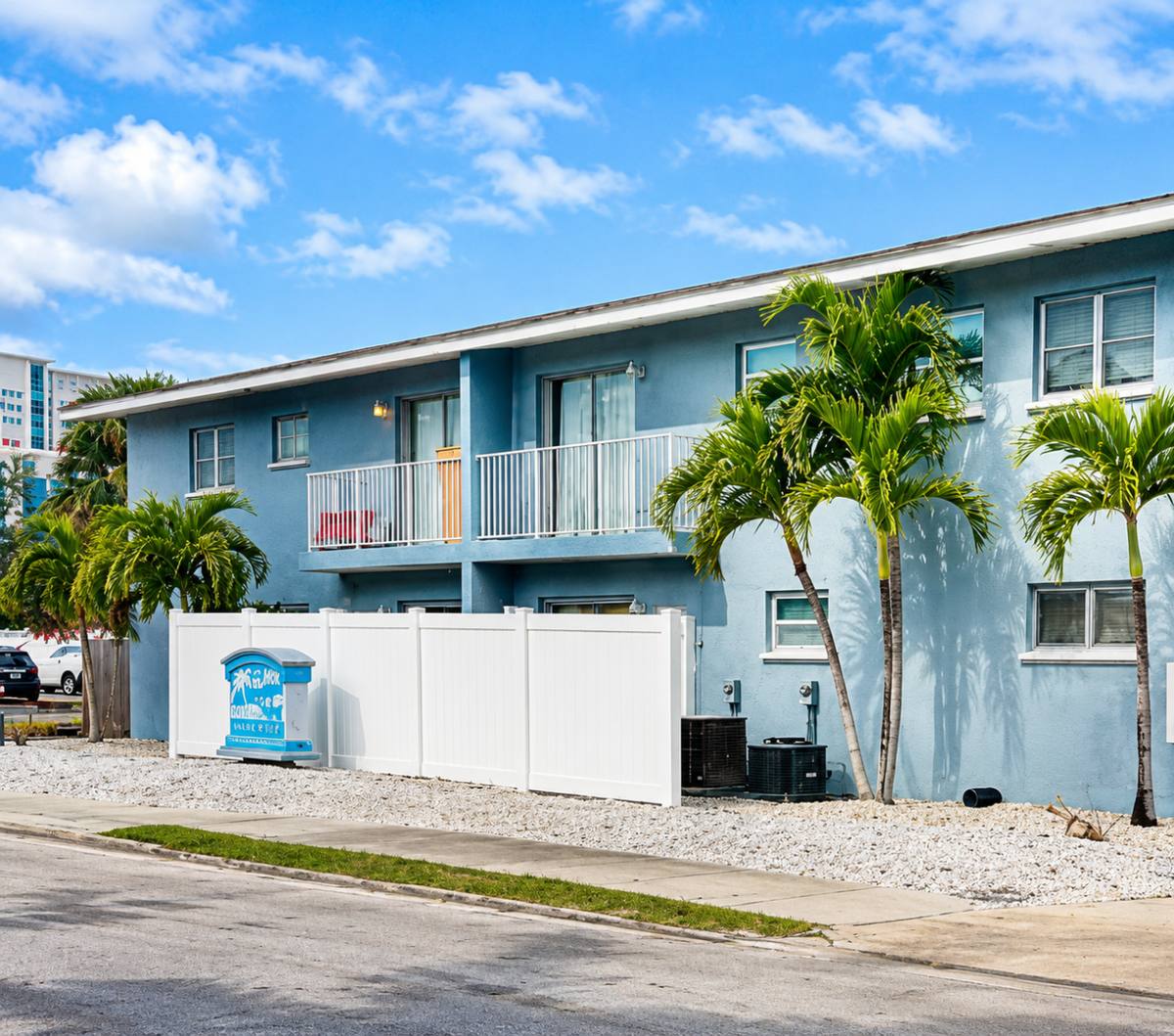 Apartment for rent at 2055 Arlington St, Sarasota, FL 34239