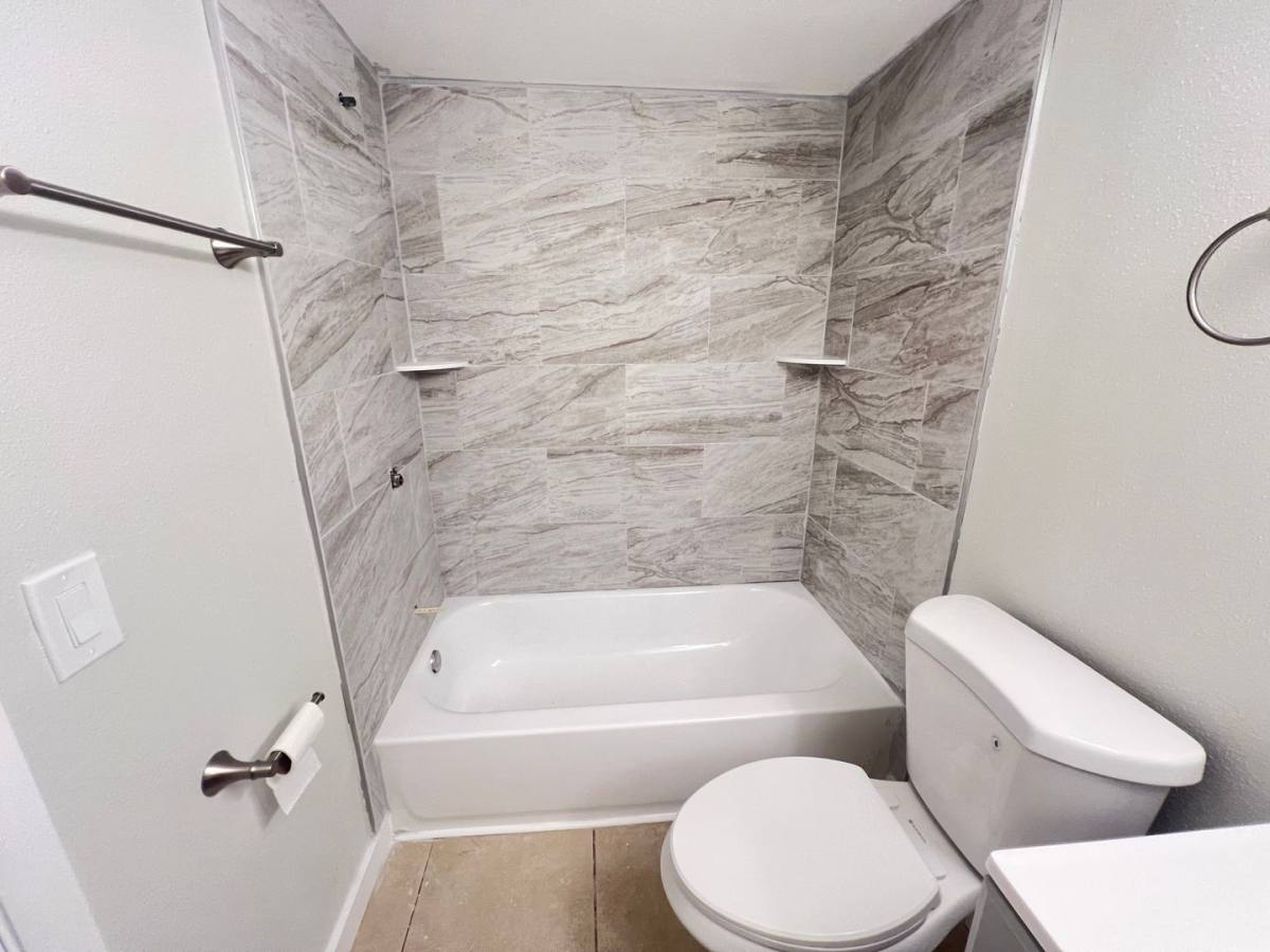 Apartment for rent at 2055 Arlington St, Sarasota, FL 34239