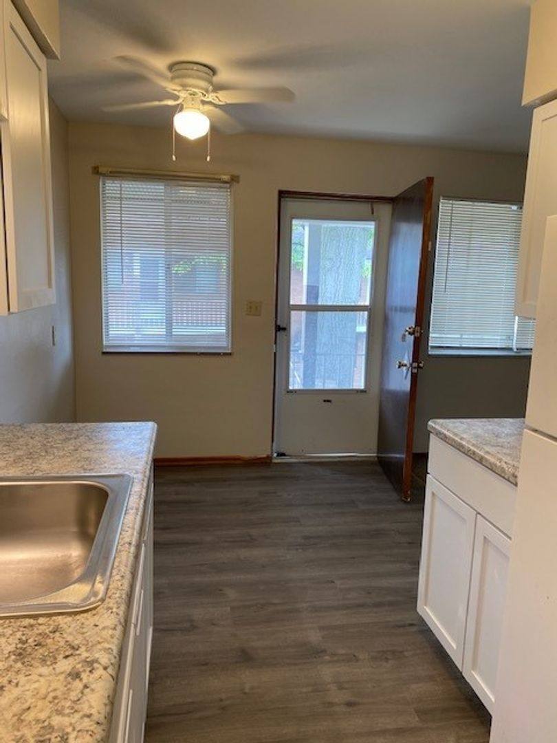 Apartment for rent at 623 St Louis Rd, Collinsville, IL 62234