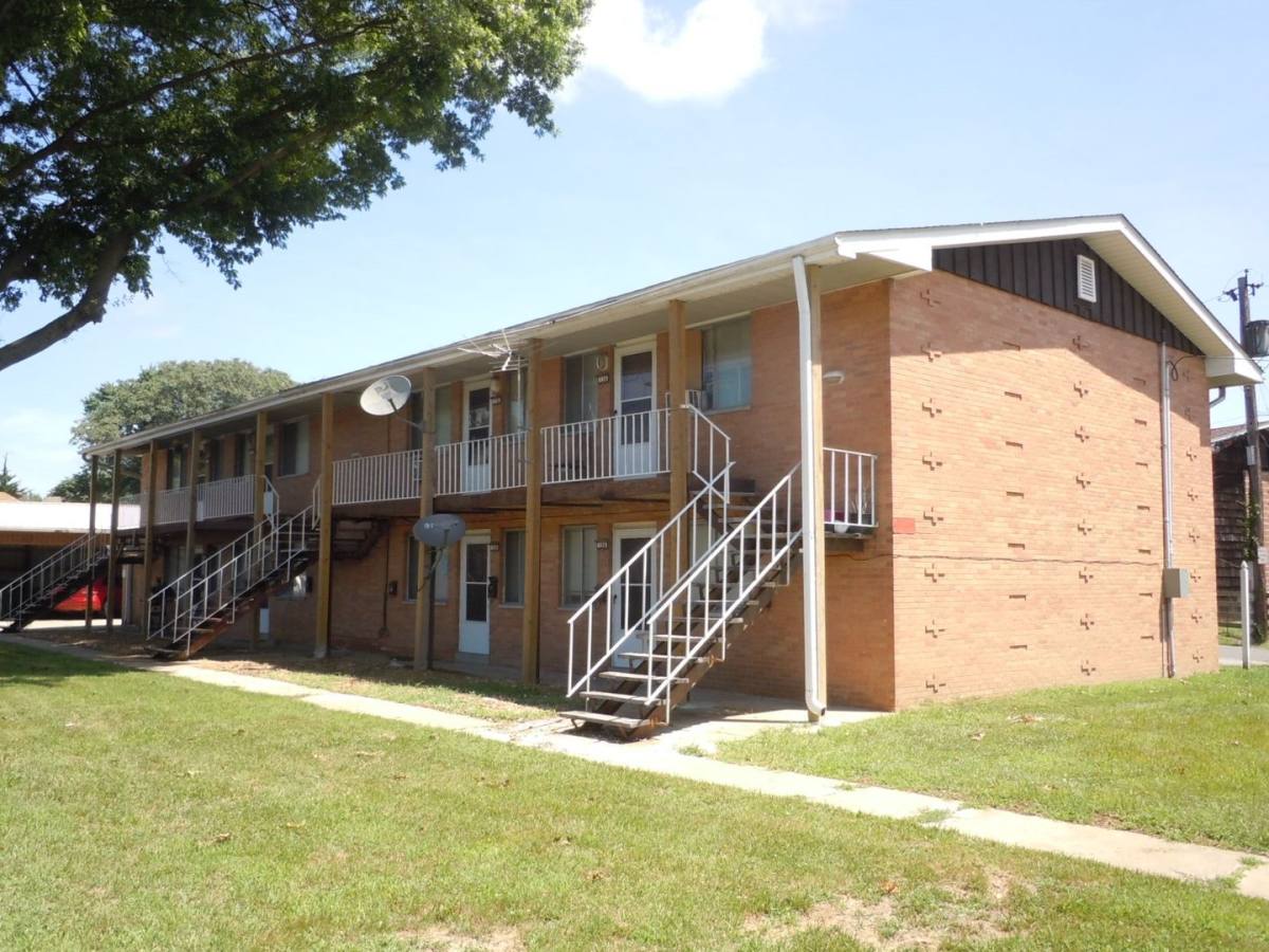 Apartment for rent at 623 St Louis Rd, Collinsville, IL 62234