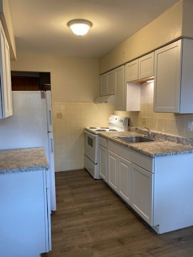 Apartment for rent at 623 St Louis Rd, Collinsville, IL 62234