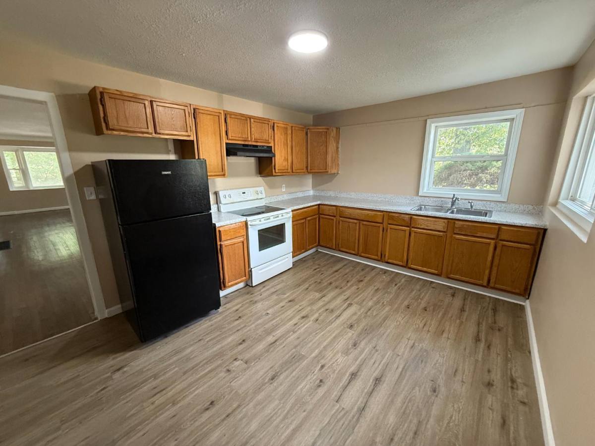 House for rent at 1911 Redman Rd, Saint Louis, MO 63138