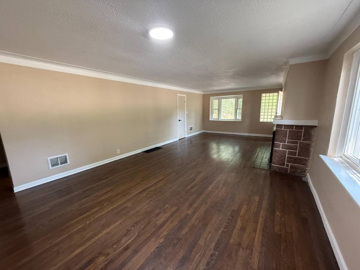 House for rent at 1911 Redman Rd, Saint Louis, MO 63138