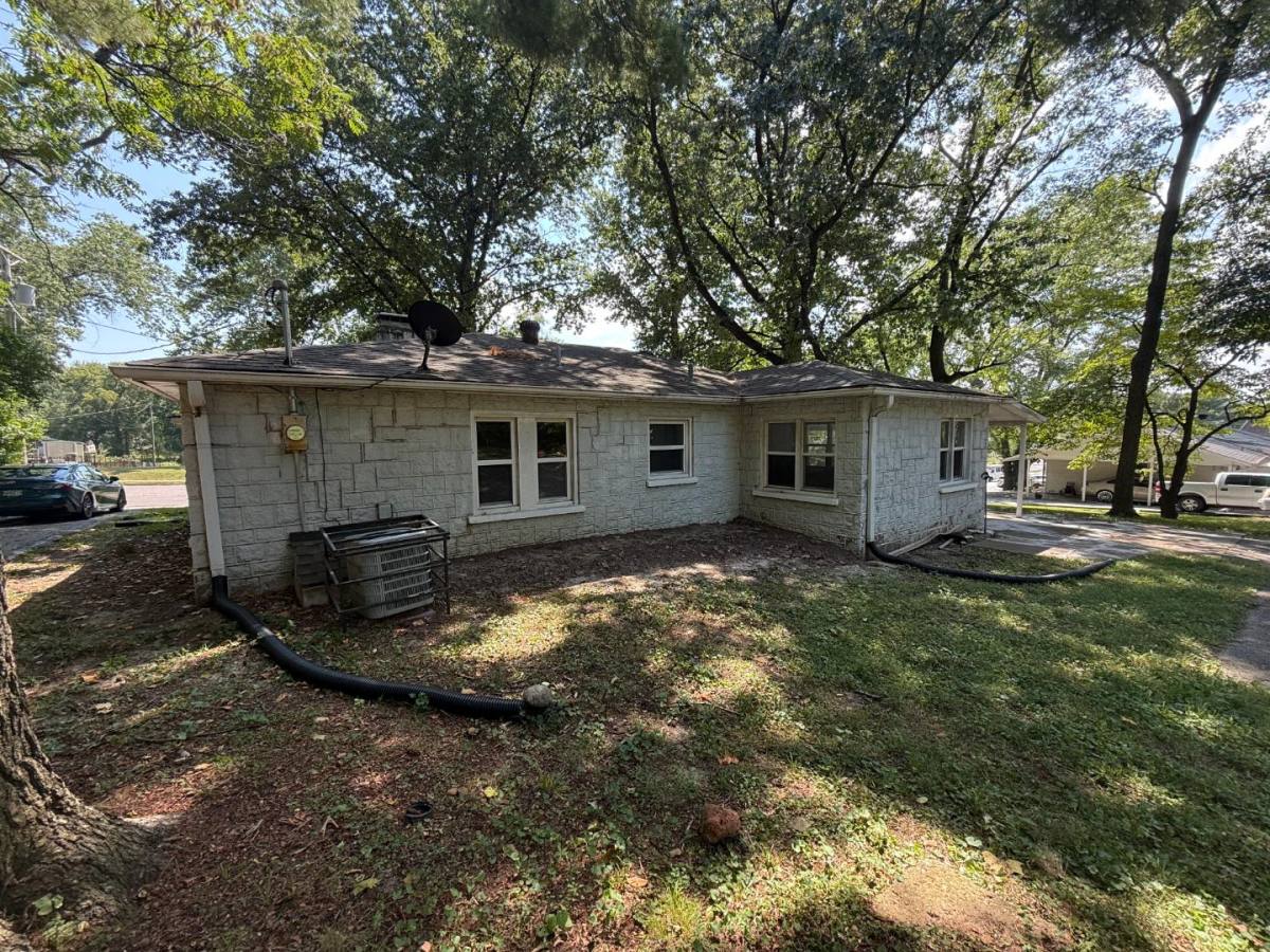 House for rent at 1911 Redman Rd, Saint Louis, MO 63138