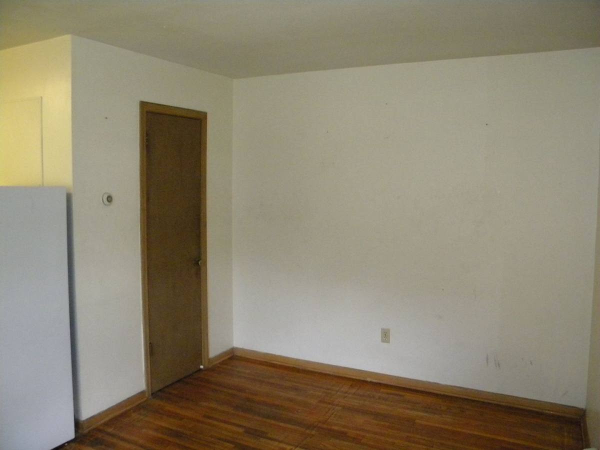 Apartment for rent at 1846 Walnut St, Saint Paul, MN 55113