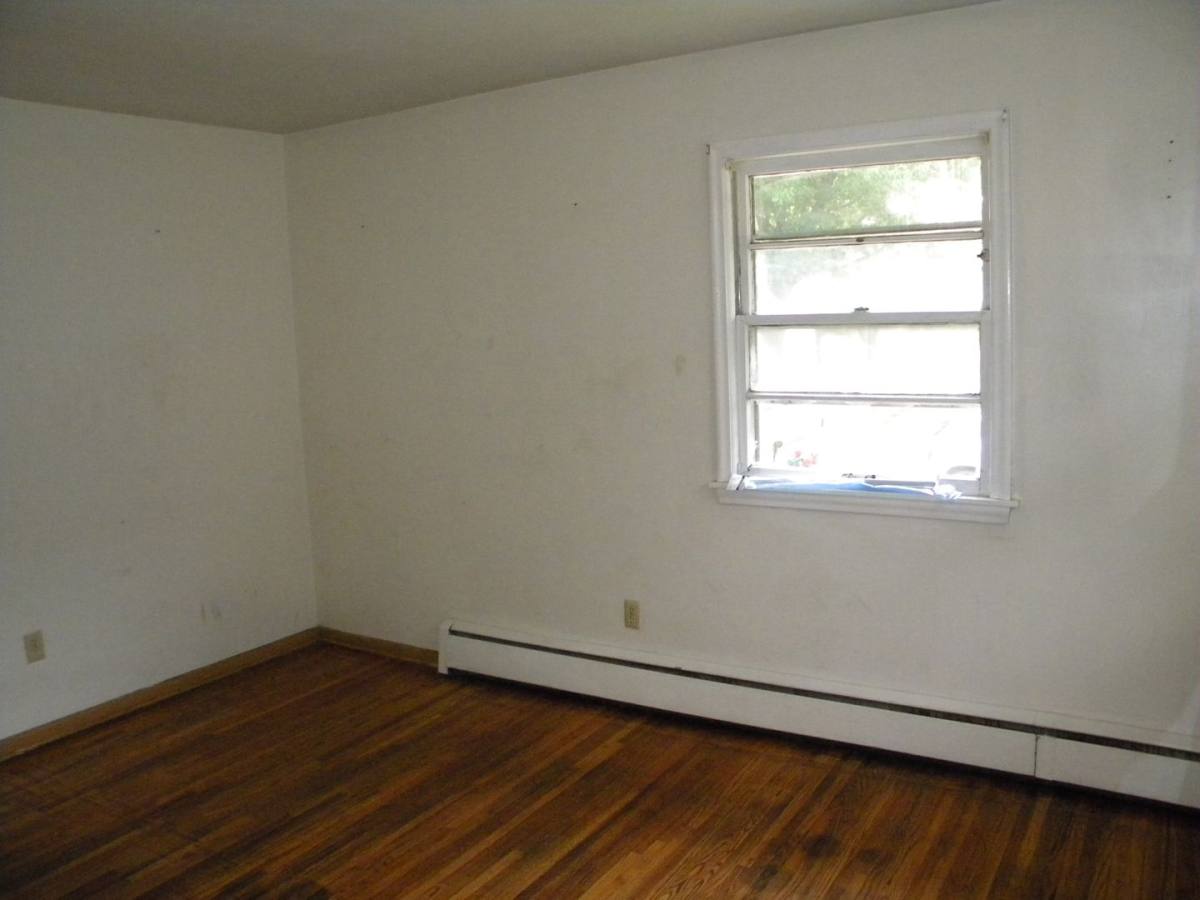 Apartment for rent at 1846 Walnut St, Saint Paul, MN 55113