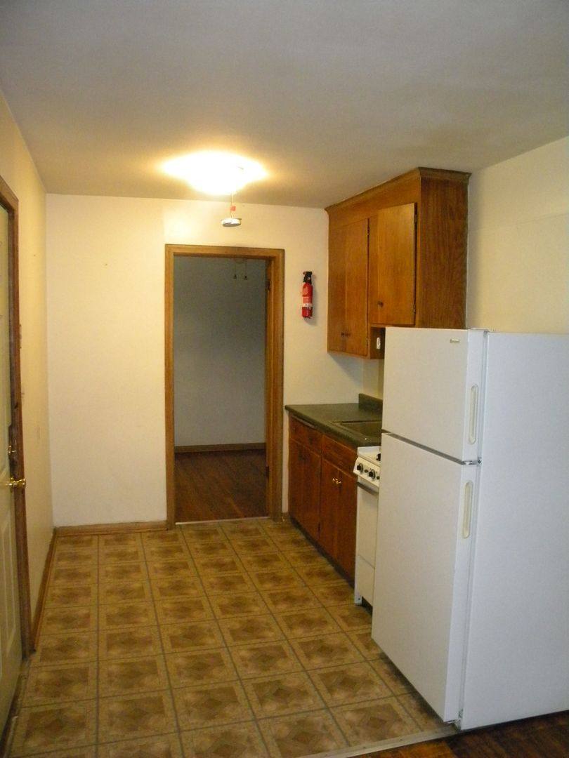 Apartment for rent at 1846 Walnut St, Saint Paul, MN 55113