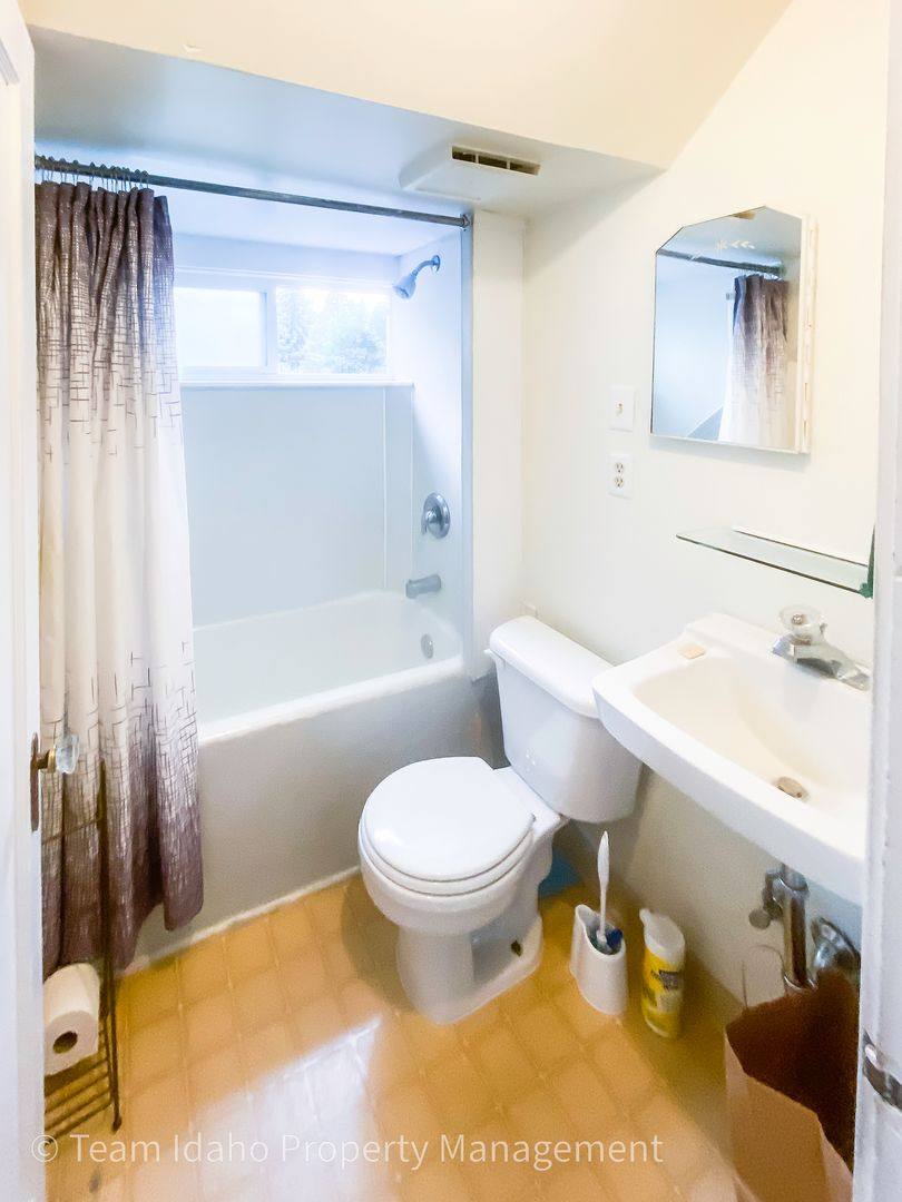 Apartment for rent at 811 E 6th St, Moscow, ID 83843