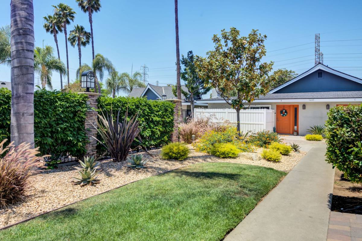 Apartment for rent at 1491 N Glassell St, Orange, CA 92867