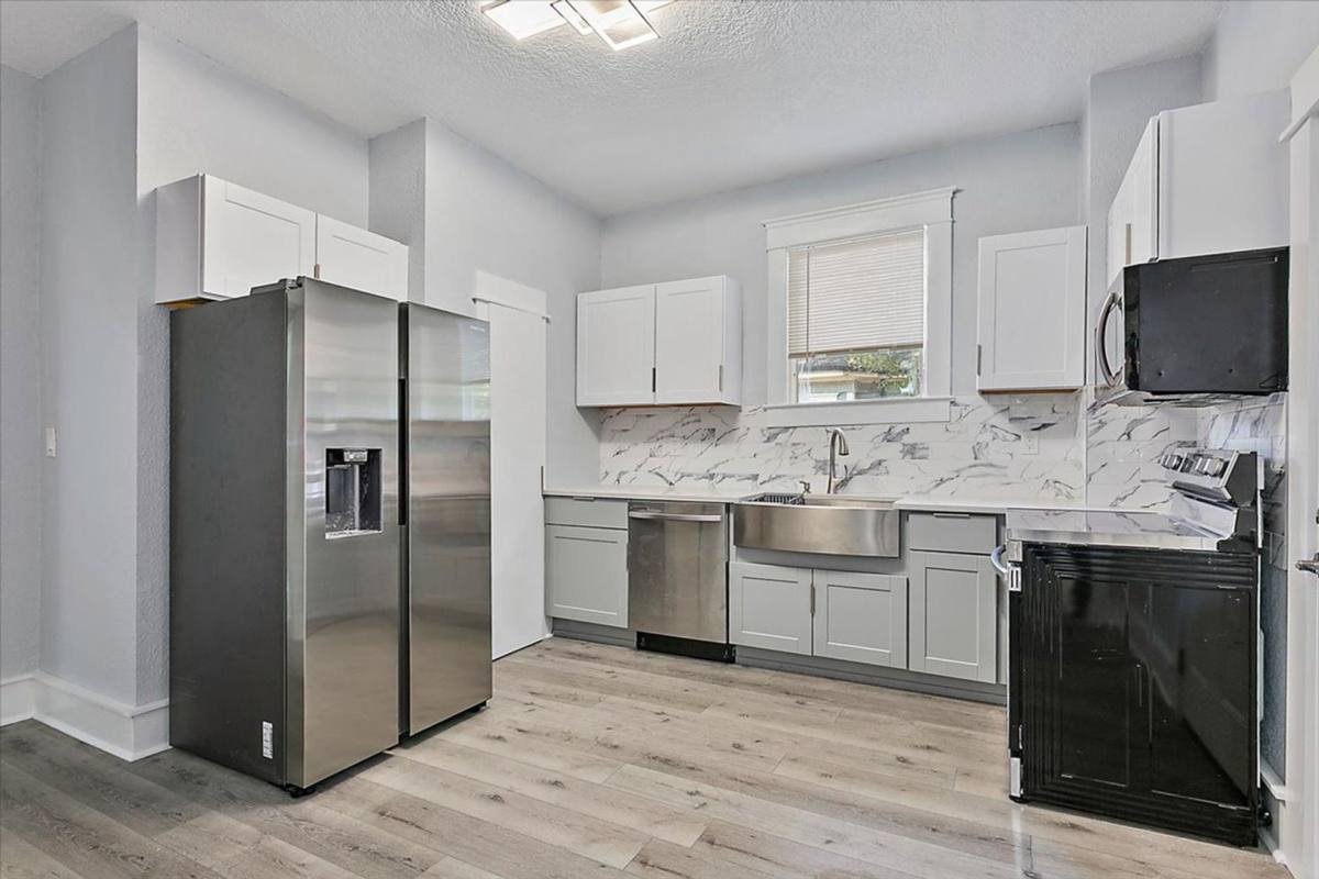 Apartment for rent at 2142 Park St, Jacksonville, FL 32204