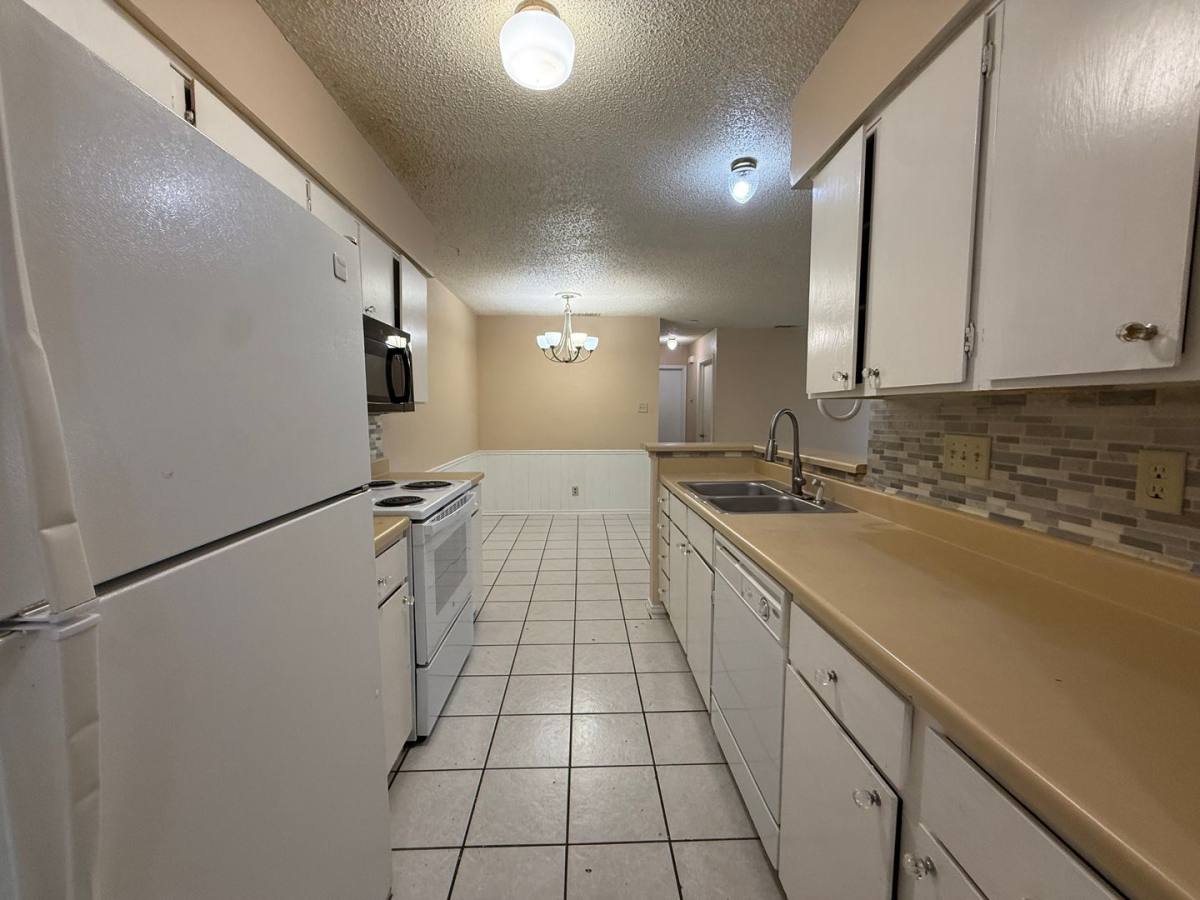 Apartment for rent at 11606 Castle Rock Court, Austin, TX 78750