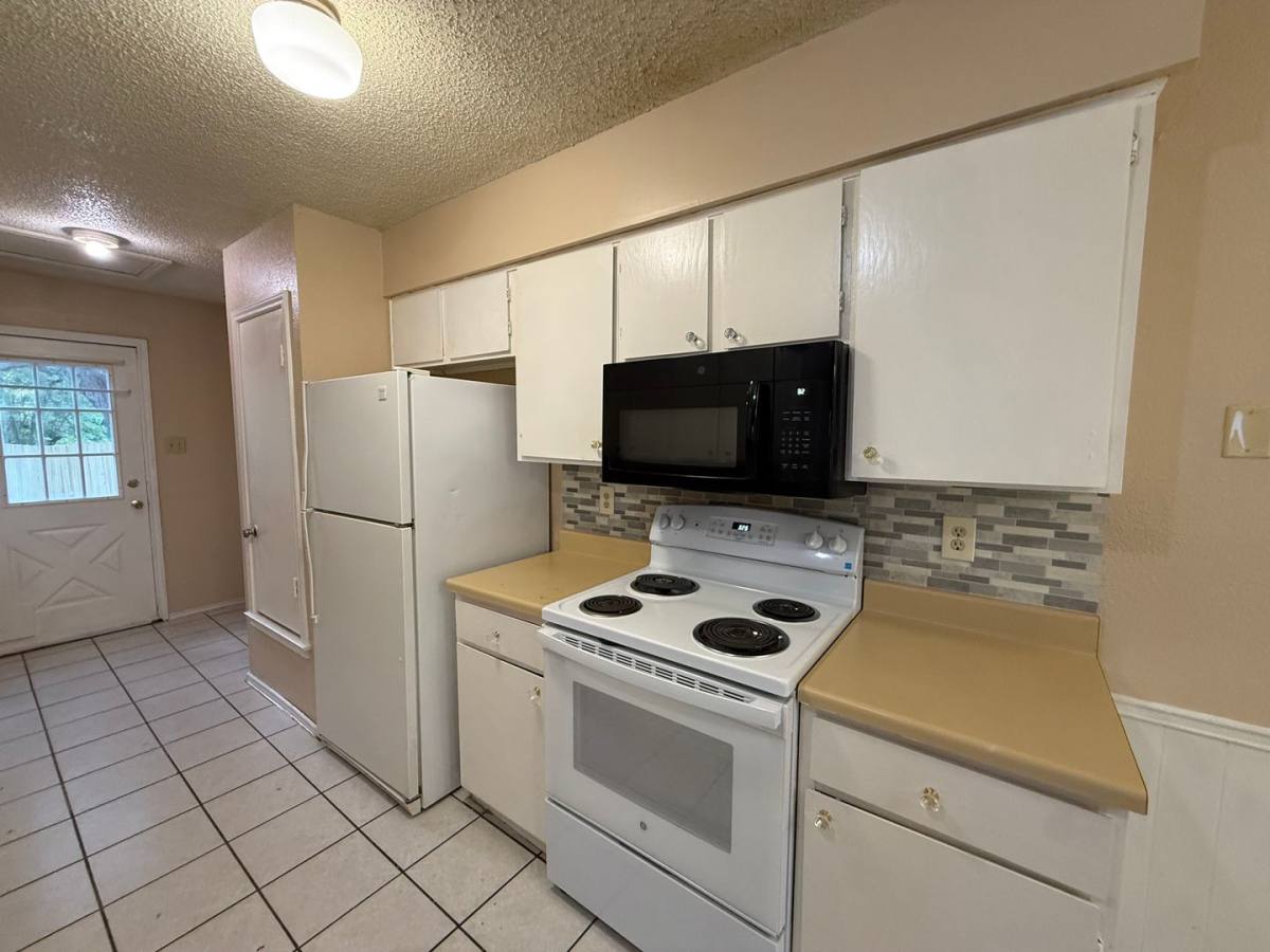 Apartment for rent at 11606 Castle Rock Court, Austin, TX 78750