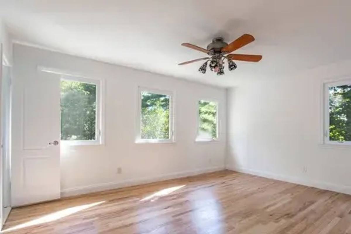 House for rent at 8 Snug Harbor Dr, Danbury, CT 06811
